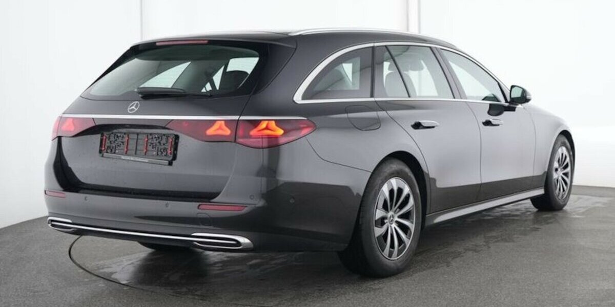 Mercedes-Benz E 220 T d Avantgarde*AHK* 8.139 km 49.800 &euro; Kaiserslautern 67657