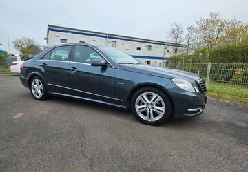 Mercedes-Benz E 220 170.664 km 9.100 &euro; Neustadt An Der Weinstrasse 67435