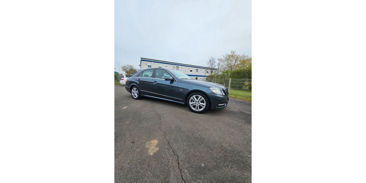 Mercedes-Benz E 220 170.664 km 9.100 &euro; Neustadt An Der Weinstrasse 67435