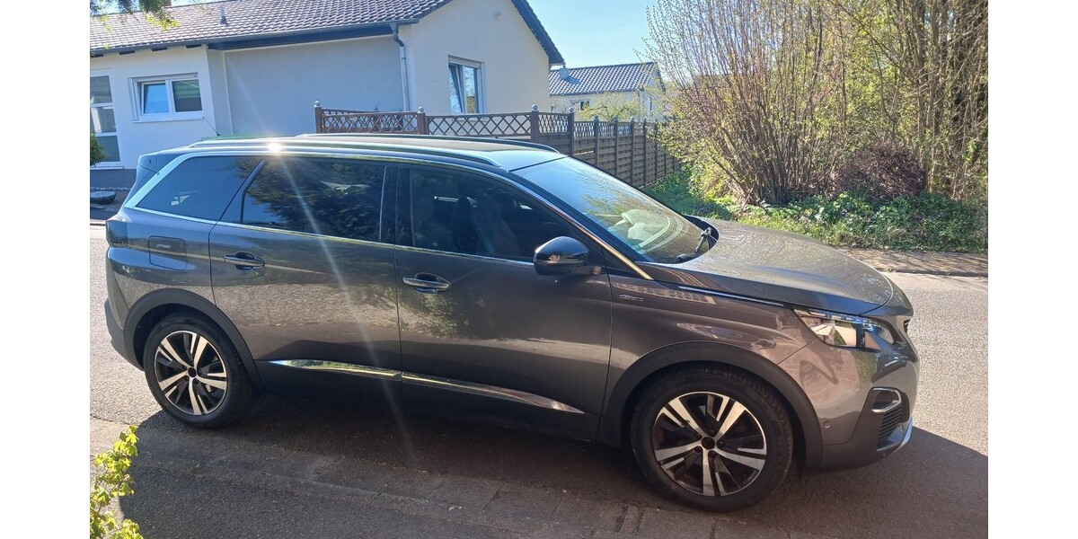 Peugeot 5008 107.000 km 16.000 &euro; Sembach 67677