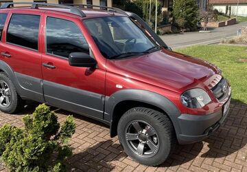 Lada Niva 17.100 km 13.500 &euro; Queidersbach 66851
