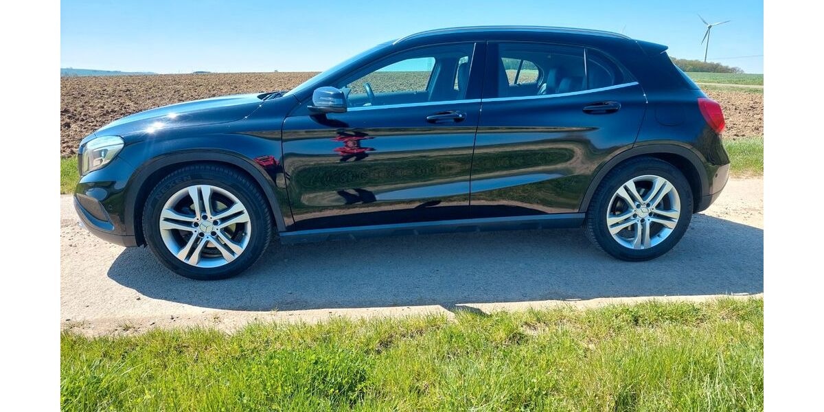 Mercedes-Benz GLA 200 100.000 km 13.600 &euro; Reiffelbach 67829