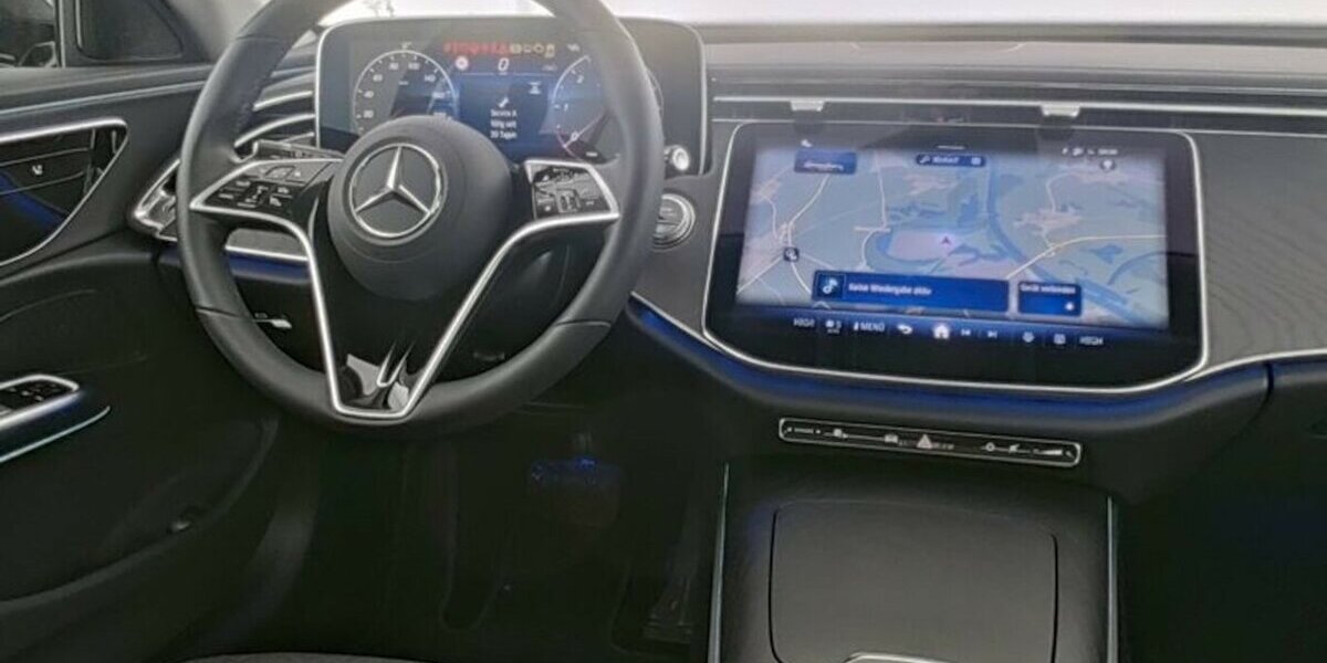 Mercedes-Benz E 220 T d Avantgarde*AHK* 8.139 km 49.800 &euro; Kaiserslautern 67657