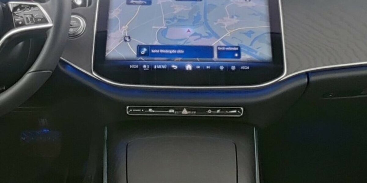 Mercedes-Benz E 220 T d Avantgarde*AHK* 8.139 km 49.800 &euro; Kaiserslautern 67657