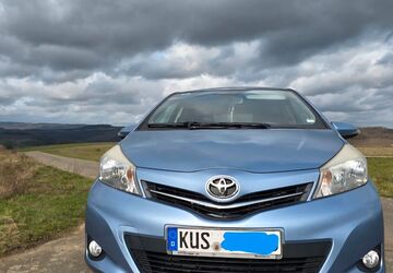 Toyota Yaris 99.000 km 7.400 &euro; Bedesbach 66885