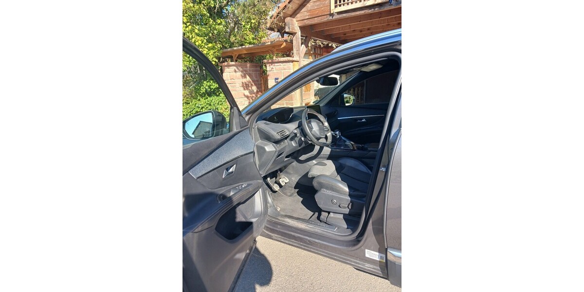 Peugeot 5008 107.000 km 16.000 &euro; Sembach 67677